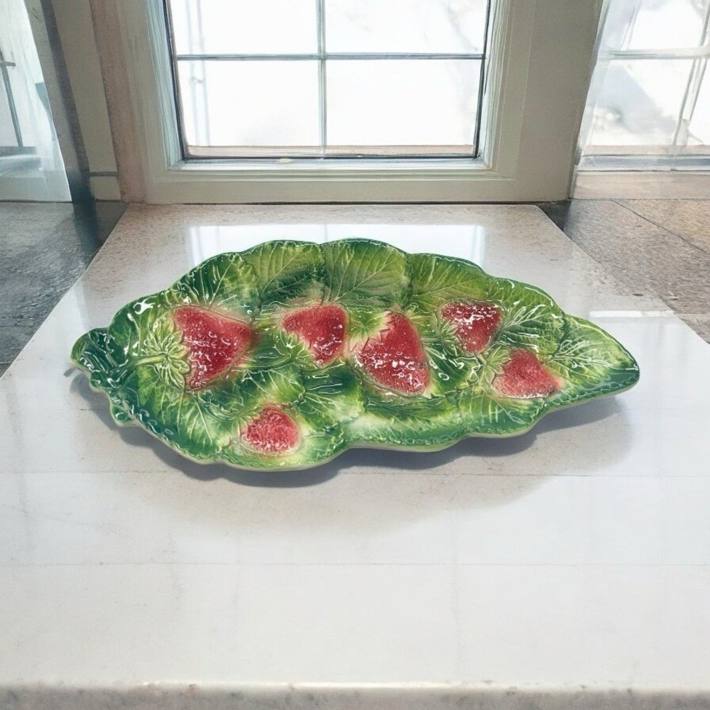 Italian Majolica Pottery Dish Strawberries Leaves‎ Hand Painted Vintage